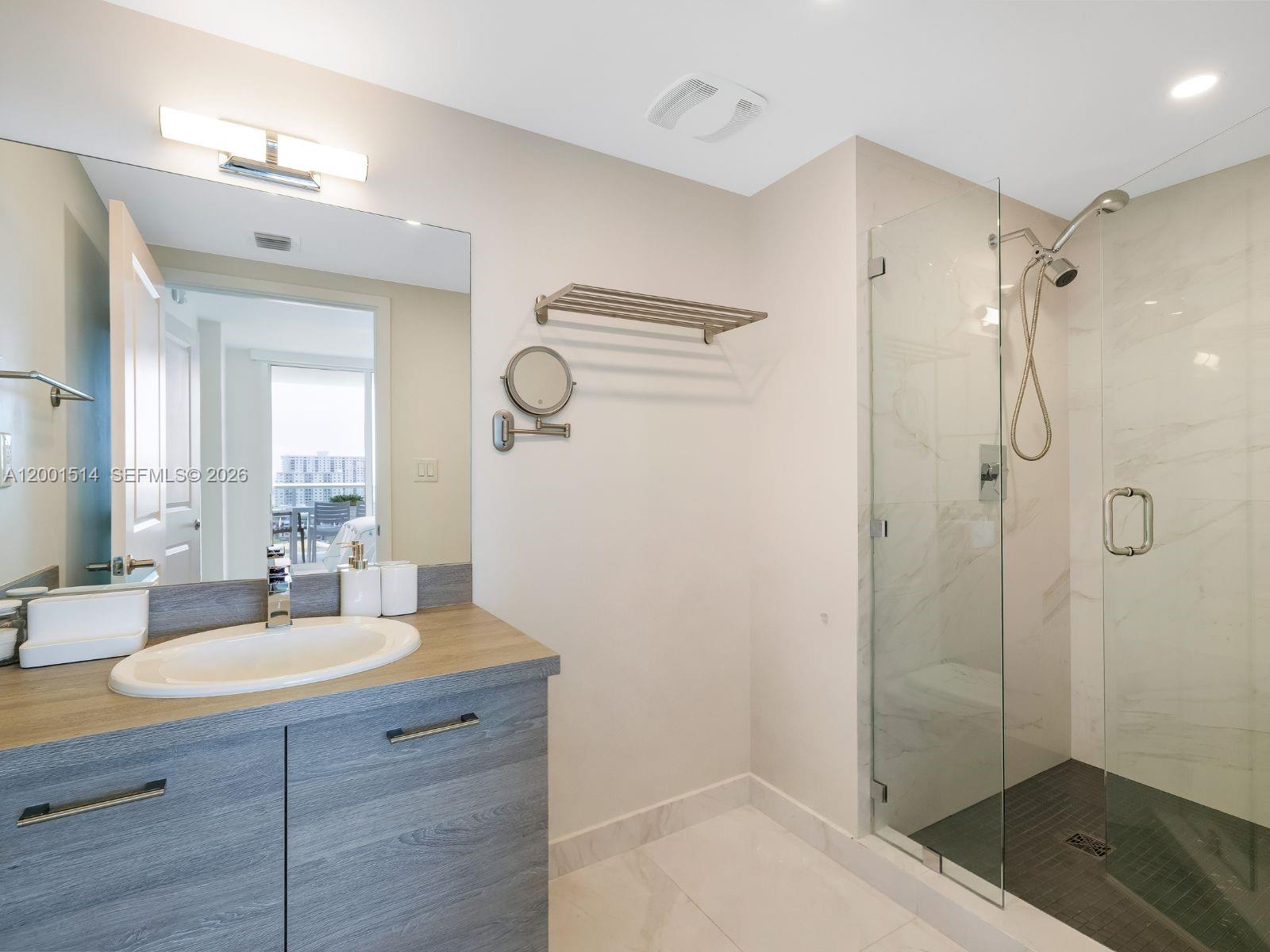 400 SUNNY ISLES CONDO EAS - Residential