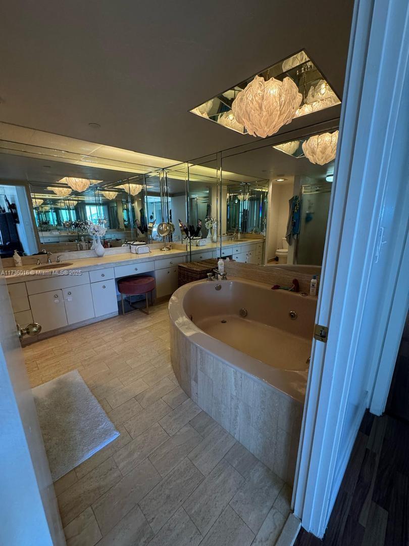 TURNBERRY ISLE SOUTH COND - Residential