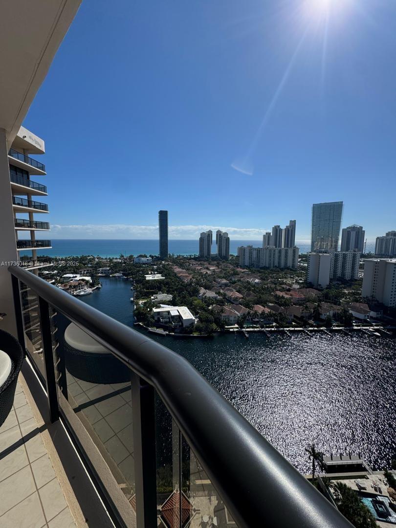 TURNBERRY ISLE SOUTH COND - Residential