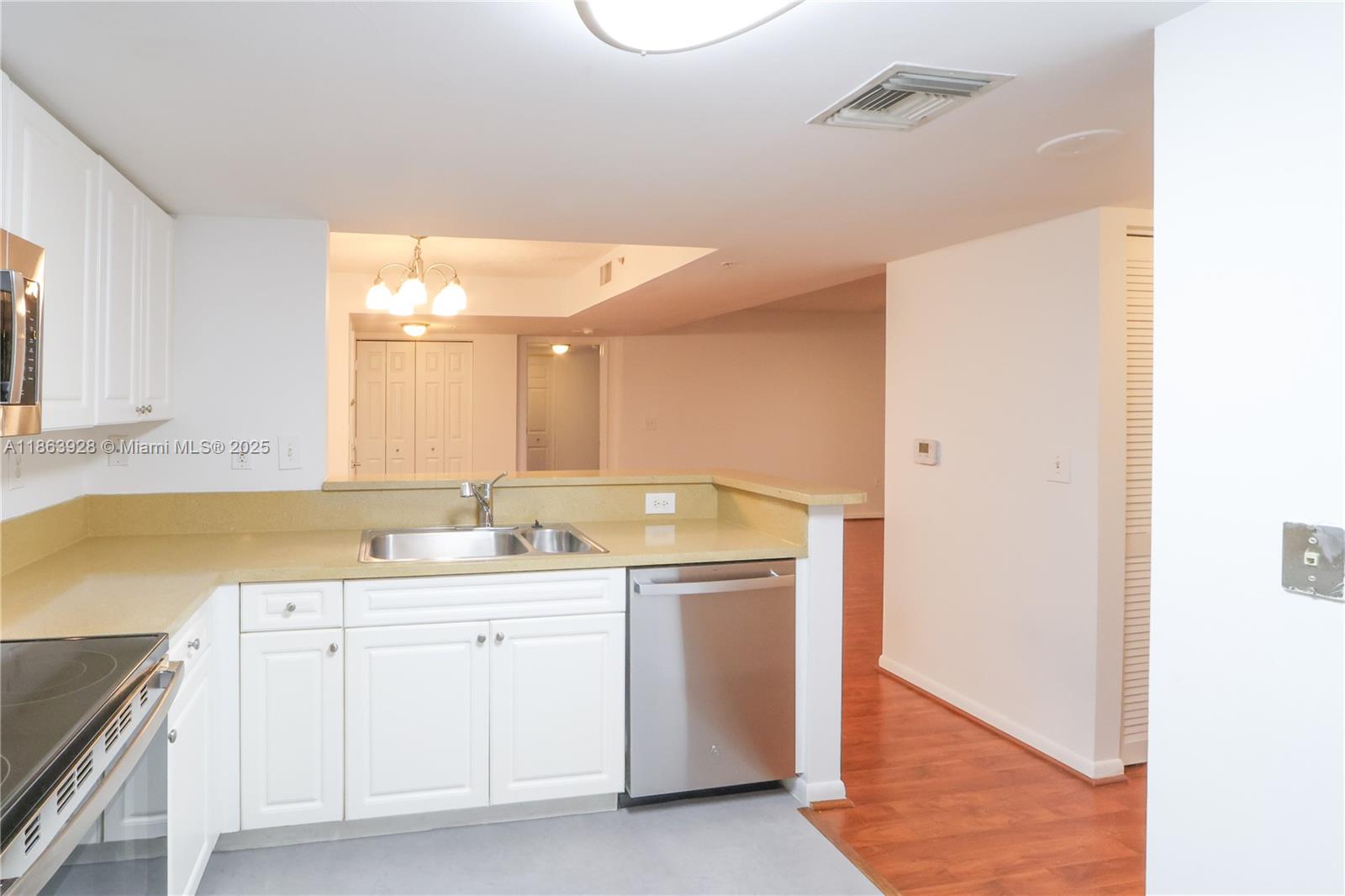 LAS OLAS BY THE RIVER CON - Residential Lease