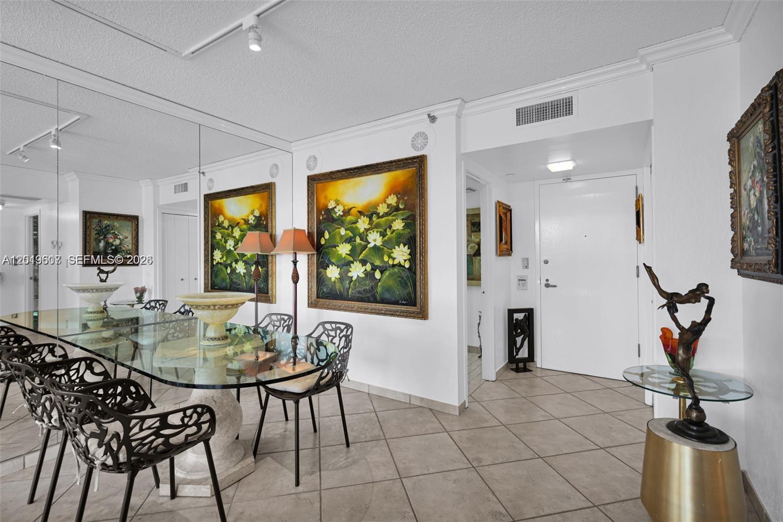 TURNBERRY ISLE SOUTH COND - Residential