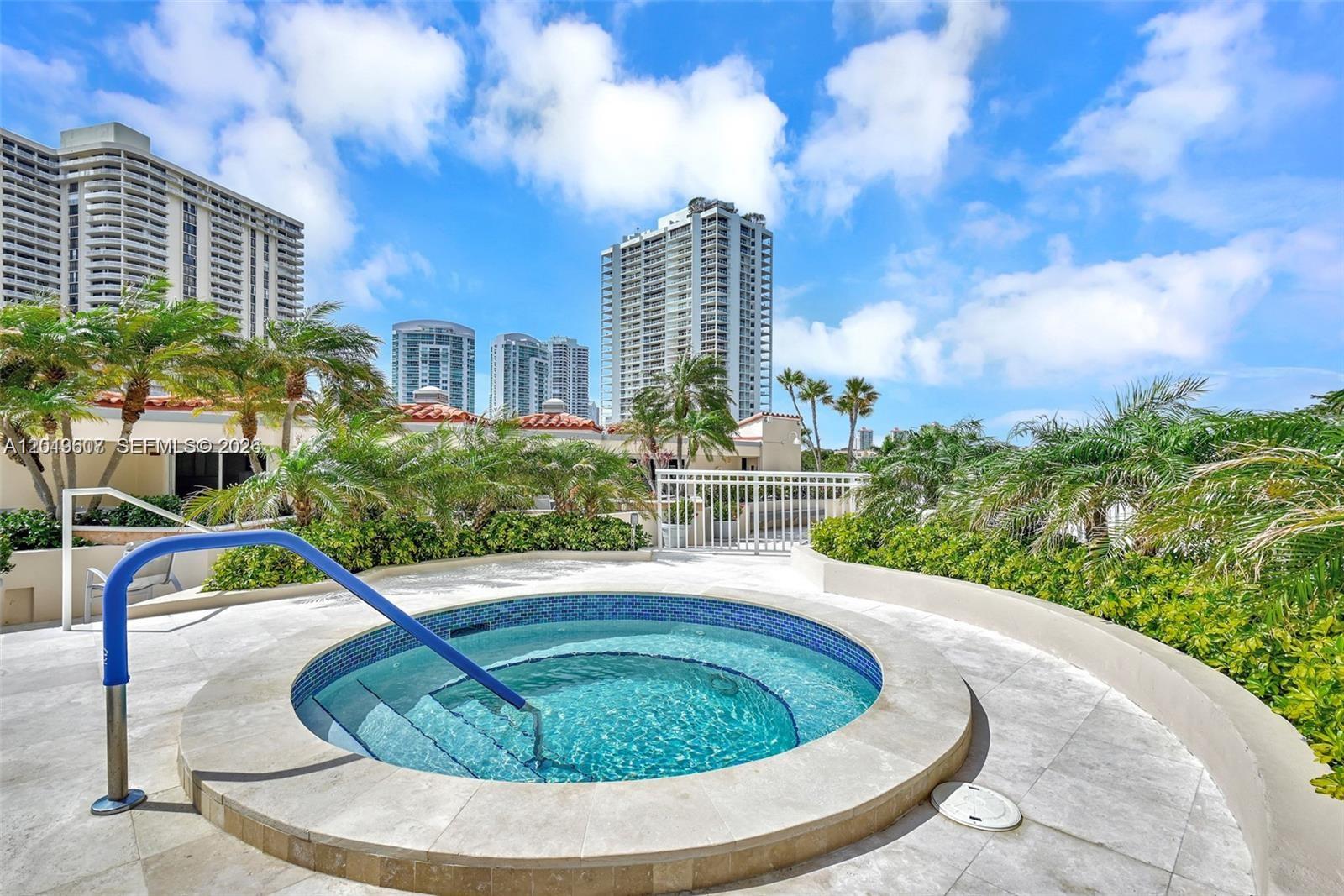 TURNBERRY ISLE SOUTH COND - Residential