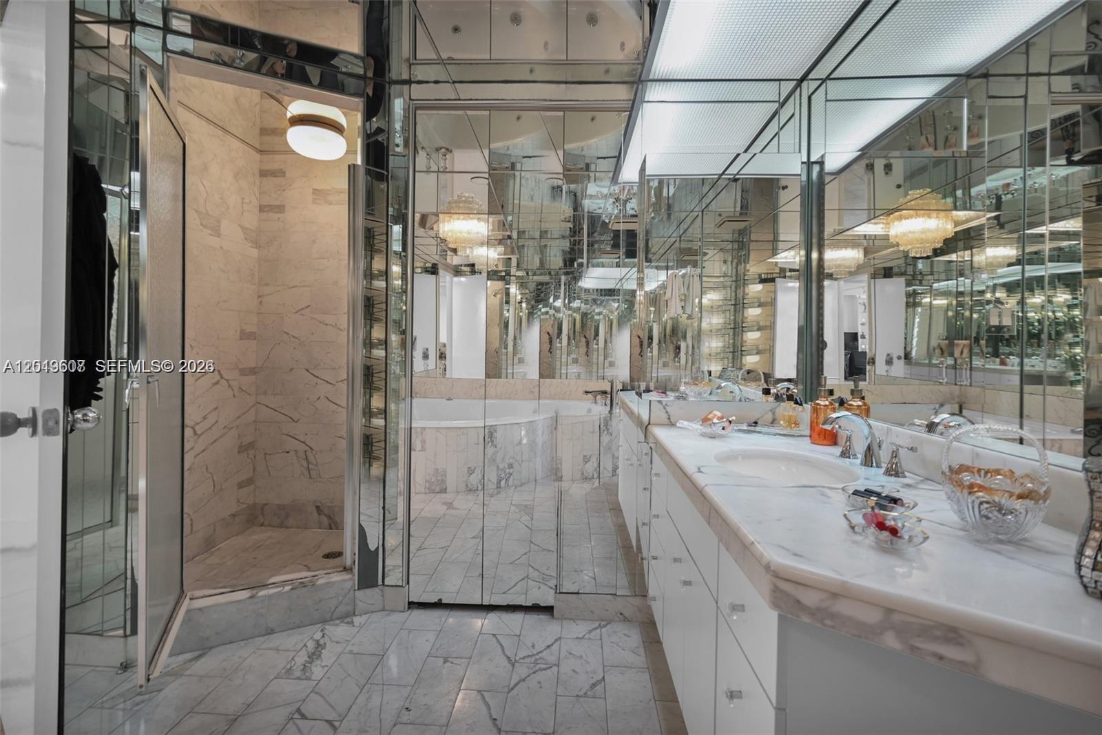 TURNBERRY ISLE SOUTH COND - Residential