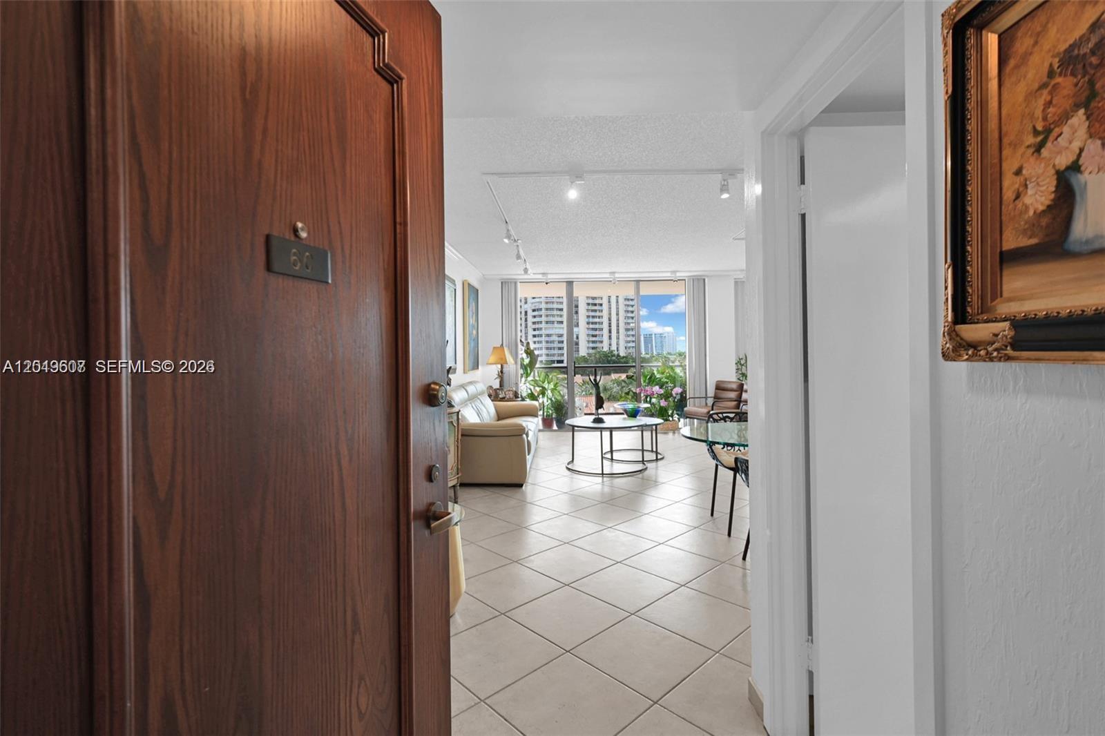 TURNBERRY ISLE SOUTH COND - Residential