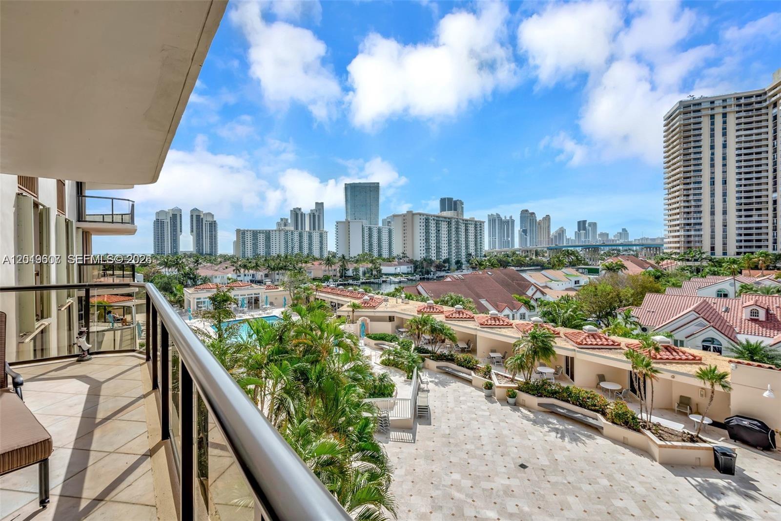 TURNBERRY ISLE SOUTH COND - Residential
