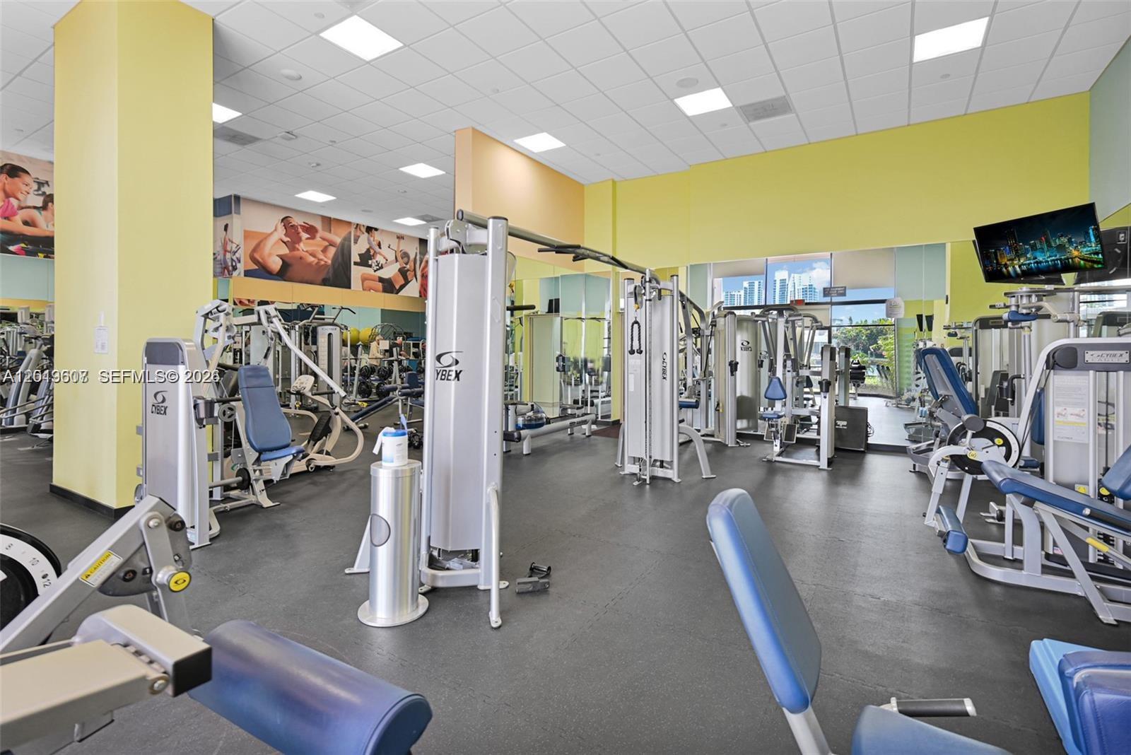 TURNBERRY ISLE SOUTH COND - Residential