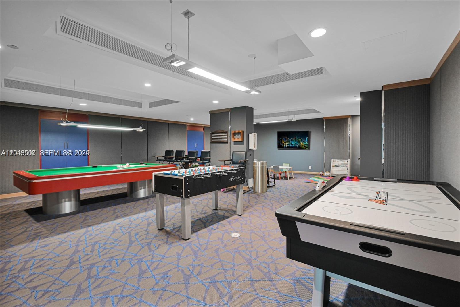 TURNBERRY ISLE SOUTH COND - Residential