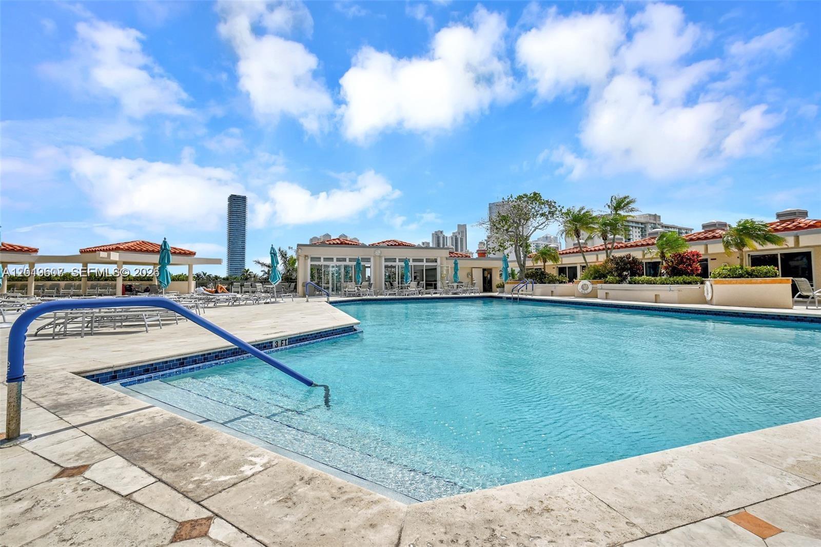 TURNBERRY ISLE SOUTH COND - Residential
