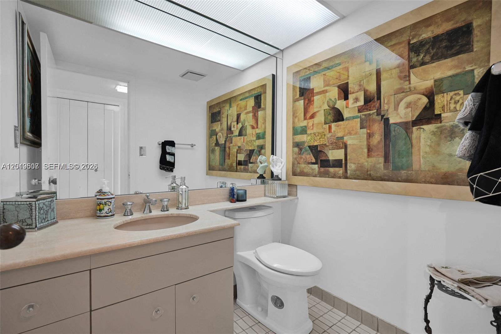 TURNBERRY ISLE SOUTH COND - Residential