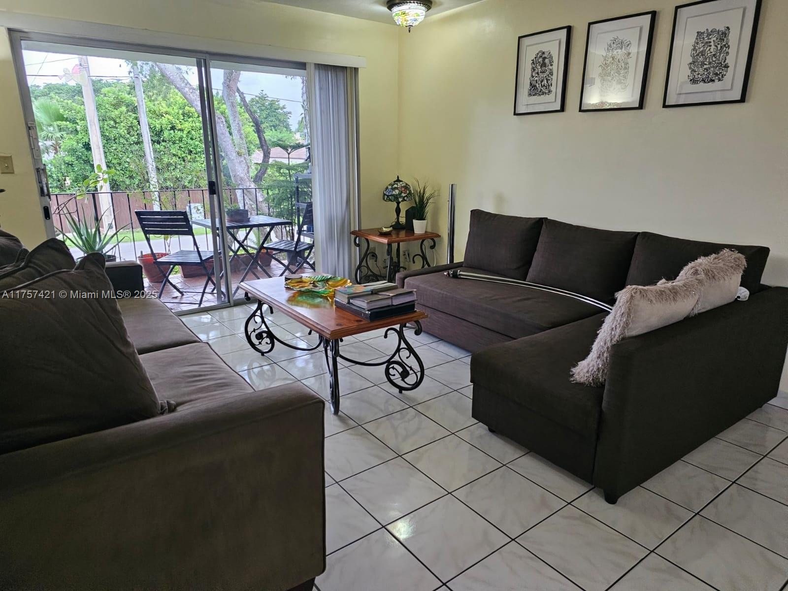 Rental Property at 8701 Sw 141st St B8, Palmetto Bay, Miami-Dade County, Florida - Bedrooms: 1 
Bathrooms: 1  - $1,800 MO.