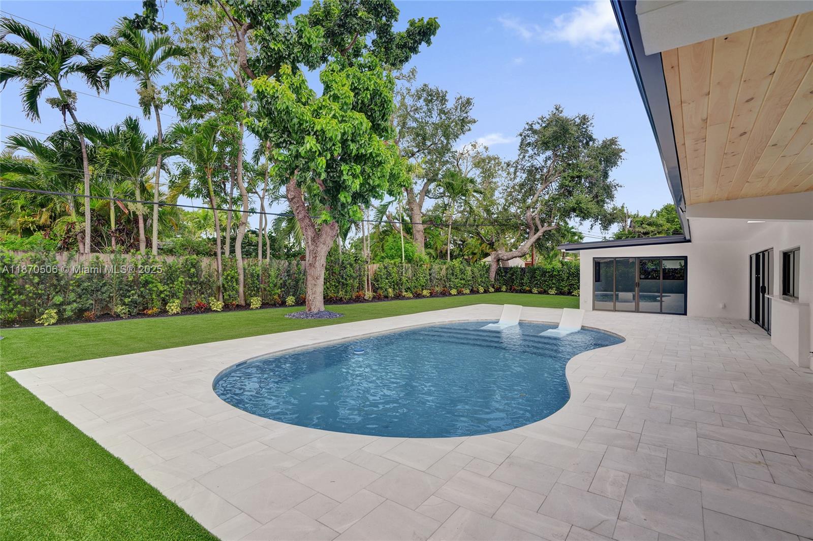 SKY LAKE - Residential Lease