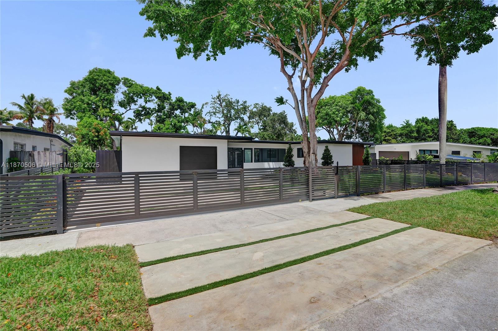 SKY LAKE - Residential Lease