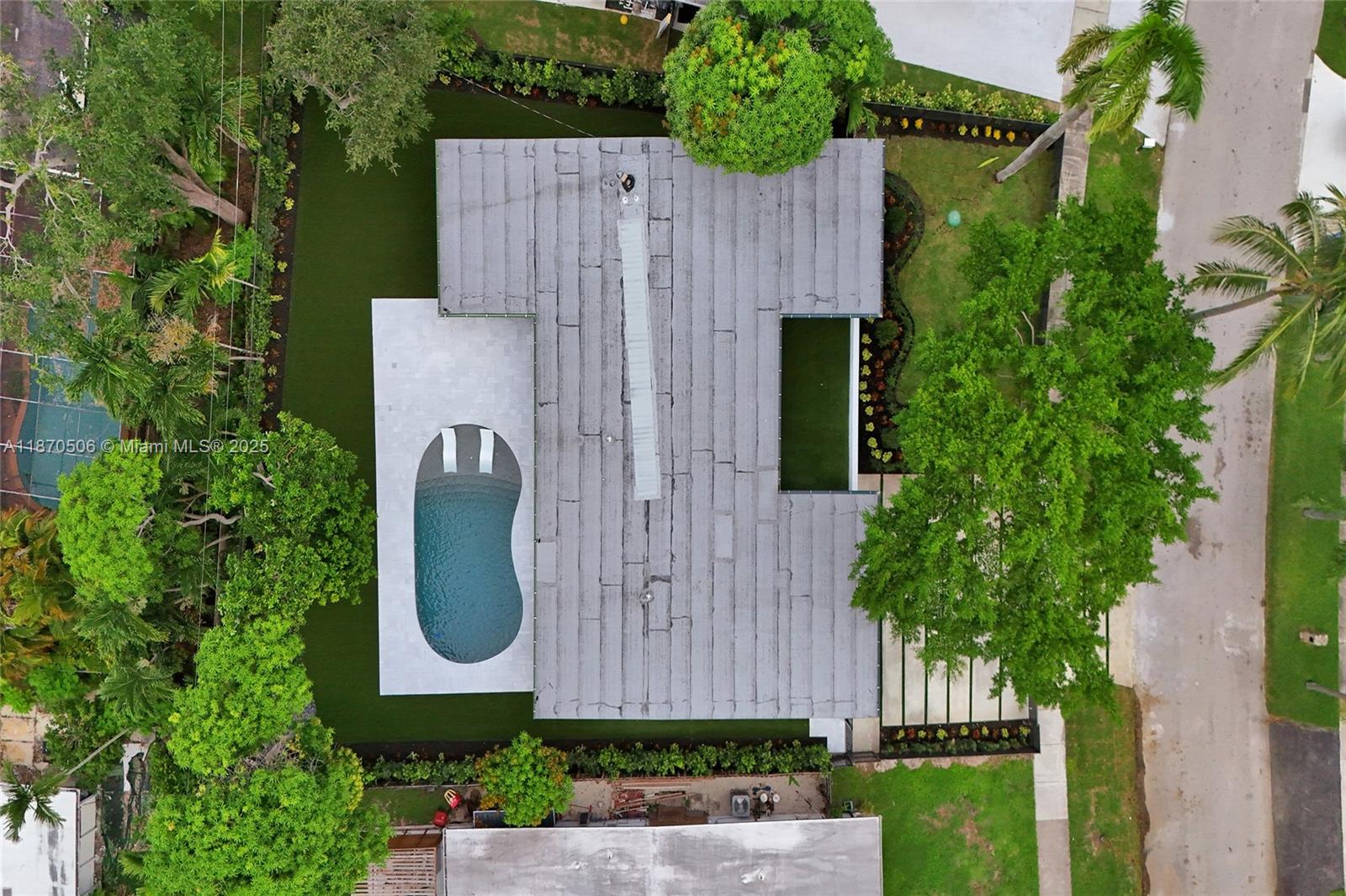 SKY LAKE - Residential Lease