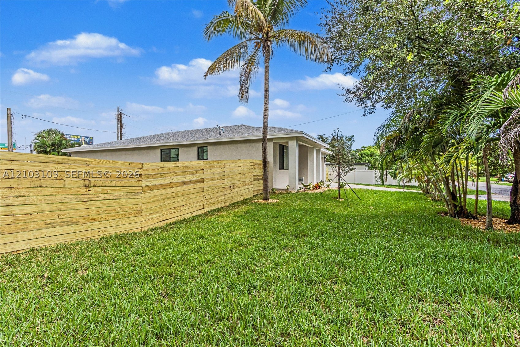 727 NW 43rd Ct