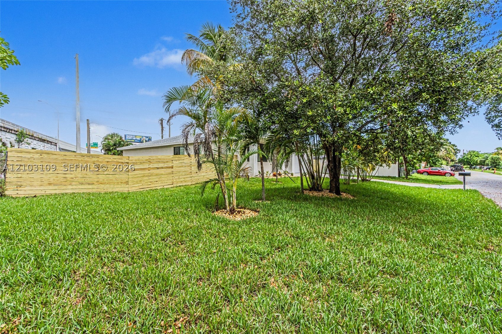 727 NW 43rd Ct