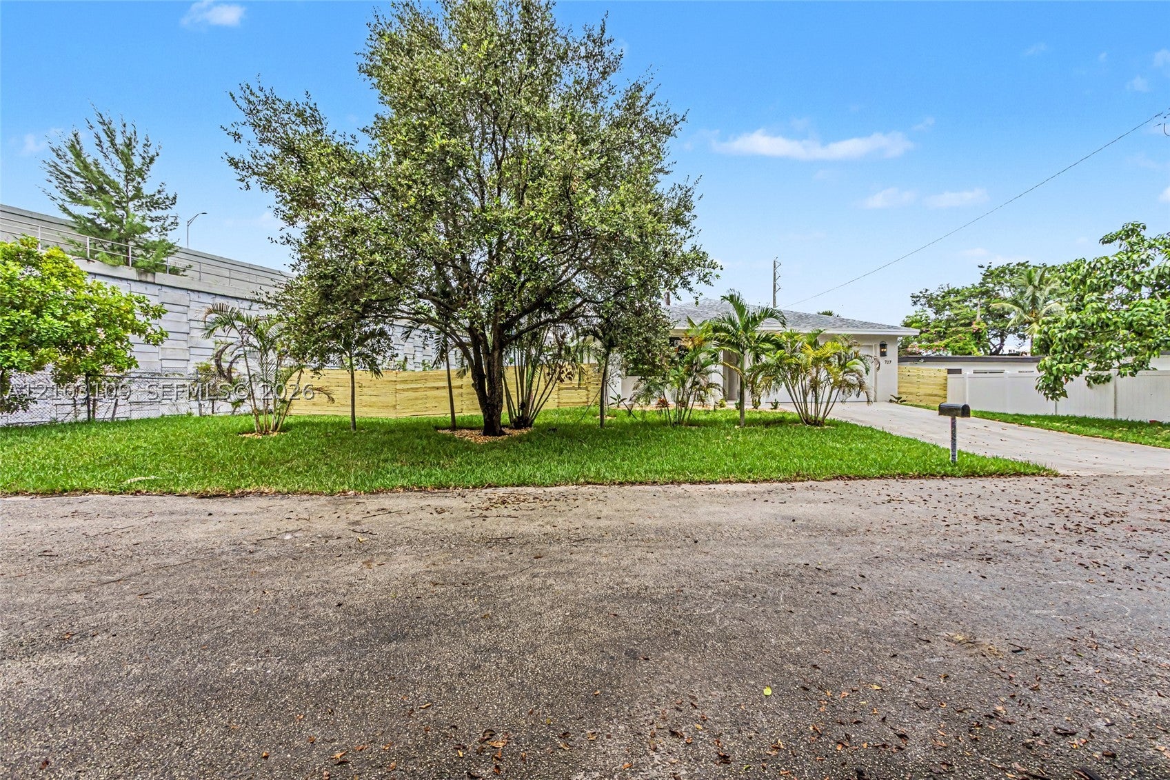 727 NW 43rd Ct