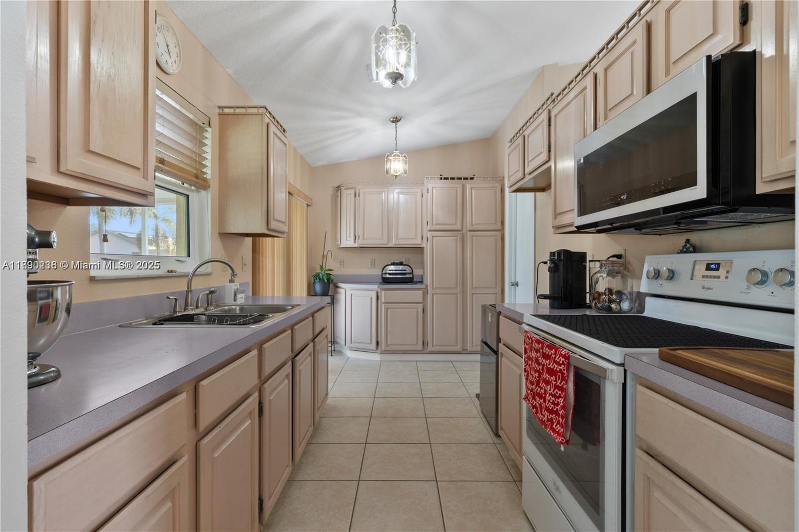 HARTFORD PLACE - Residential