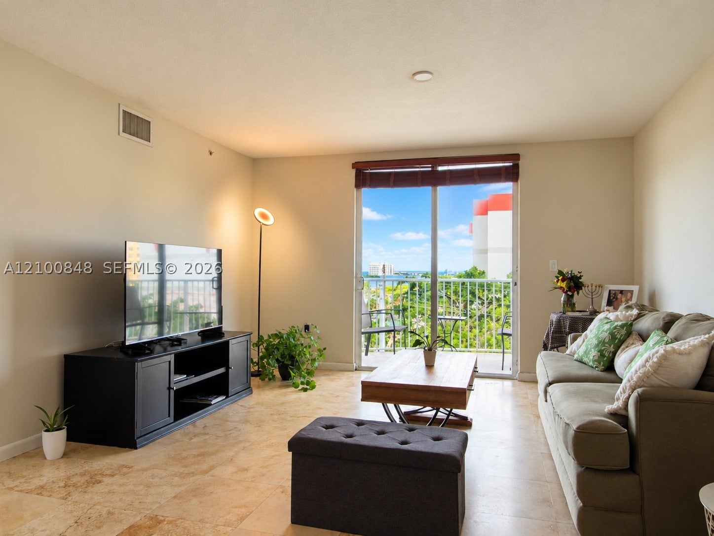 1555 N Treasure Dr 506