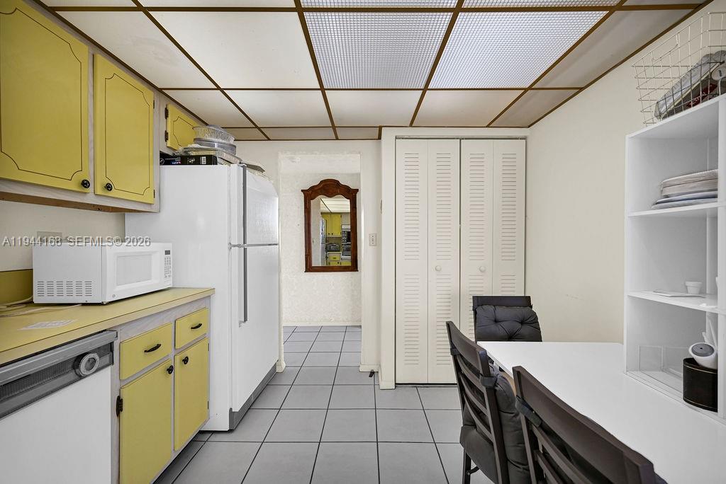 BURLEIGH HOUSE CONDO - Residential