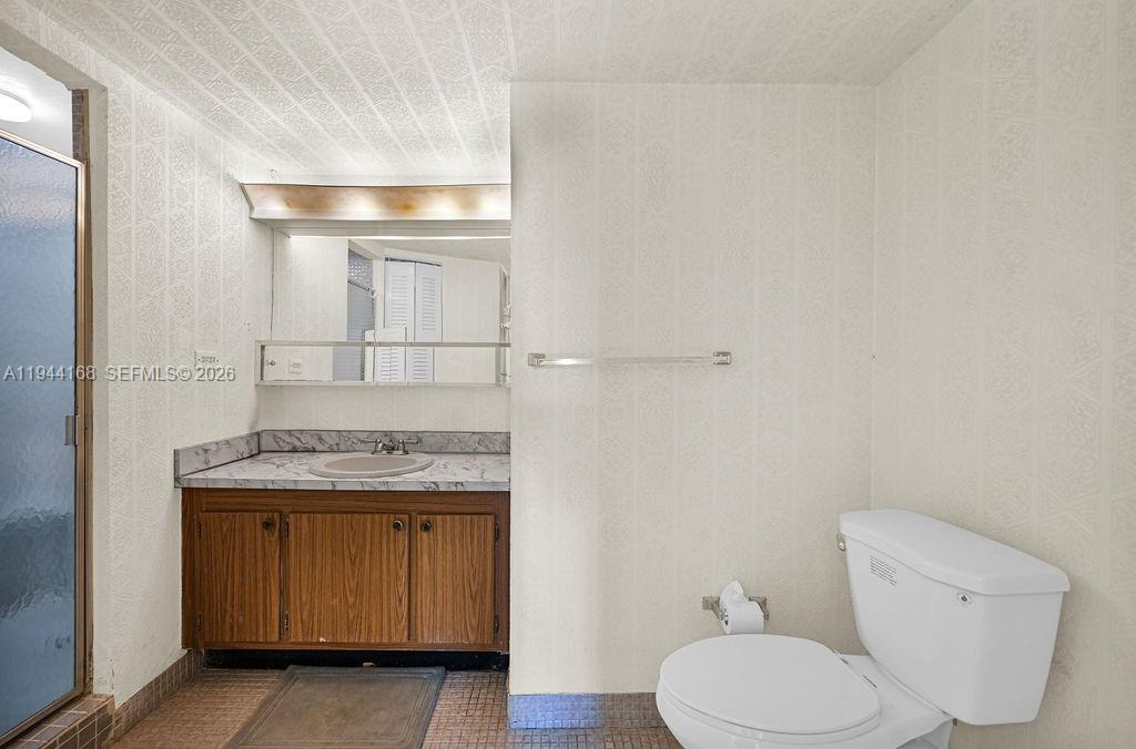 BURLEIGH HOUSE CONDO - Residential