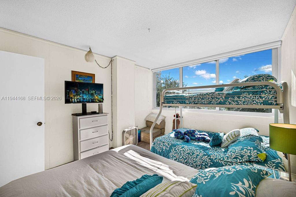BURLEIGH HOUSE CONDO - Residential