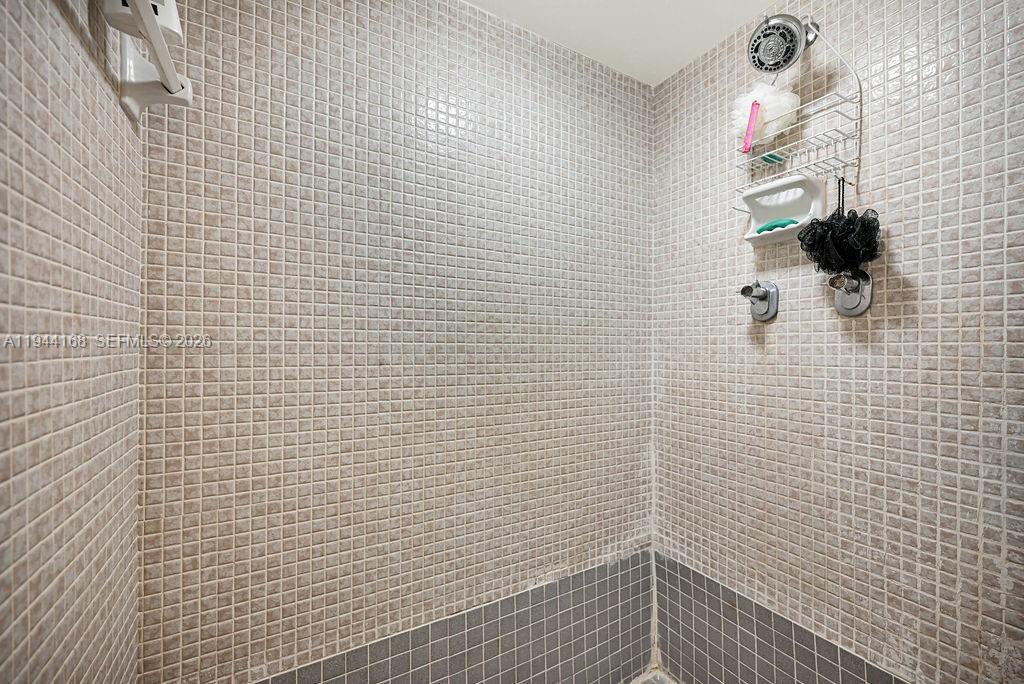 BURLEIGH HOUSE CONDO - Residential