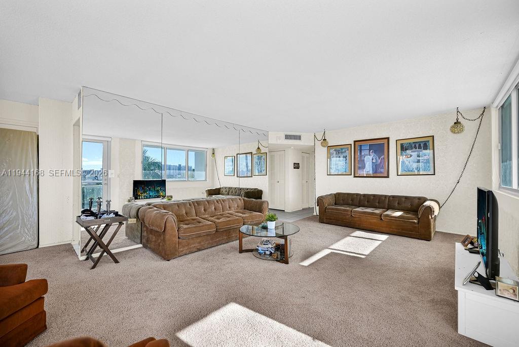 BURLEIGH HOUSE CONDO - Residential