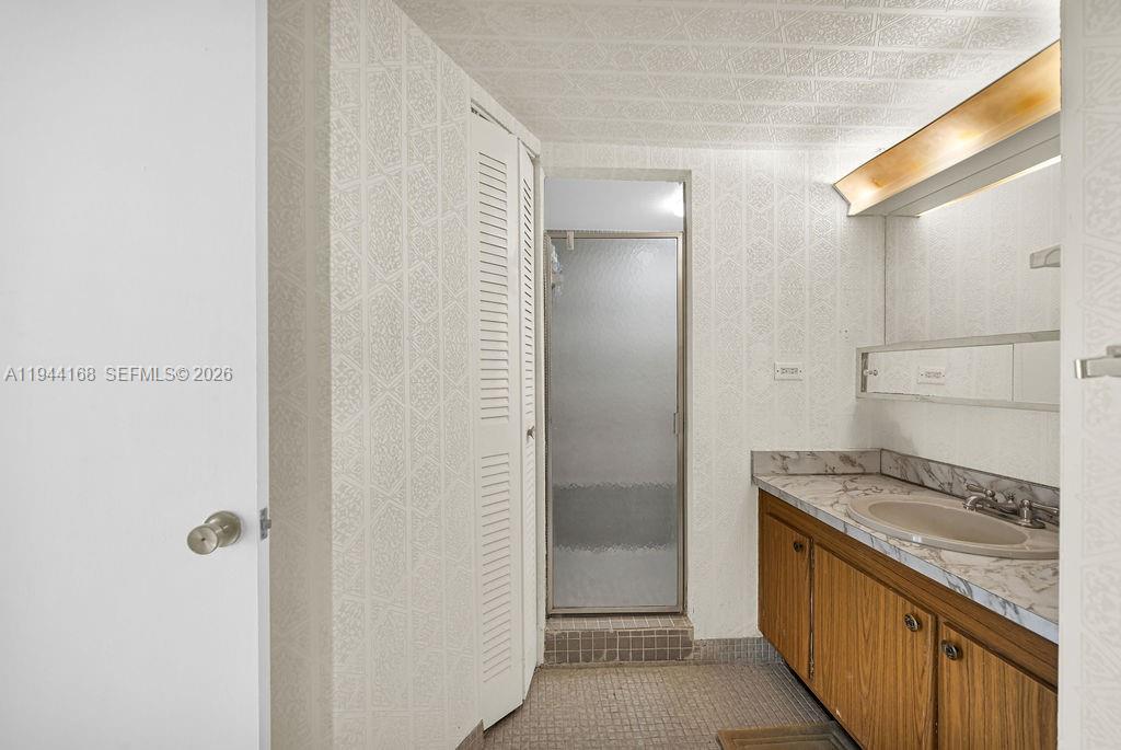 BURLEIGH HOUSE CONDO - Residential