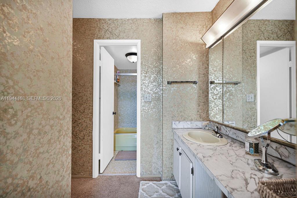 BURLEIGH HOUSE CONDO - Residential