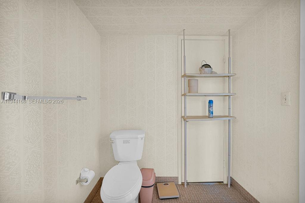 BURLEIGH HOUSE CONDO - Residential