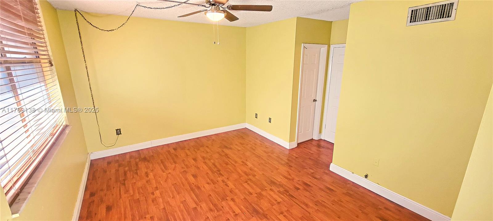 WOODLANDS TOWNHOUSE CONDO - Residential