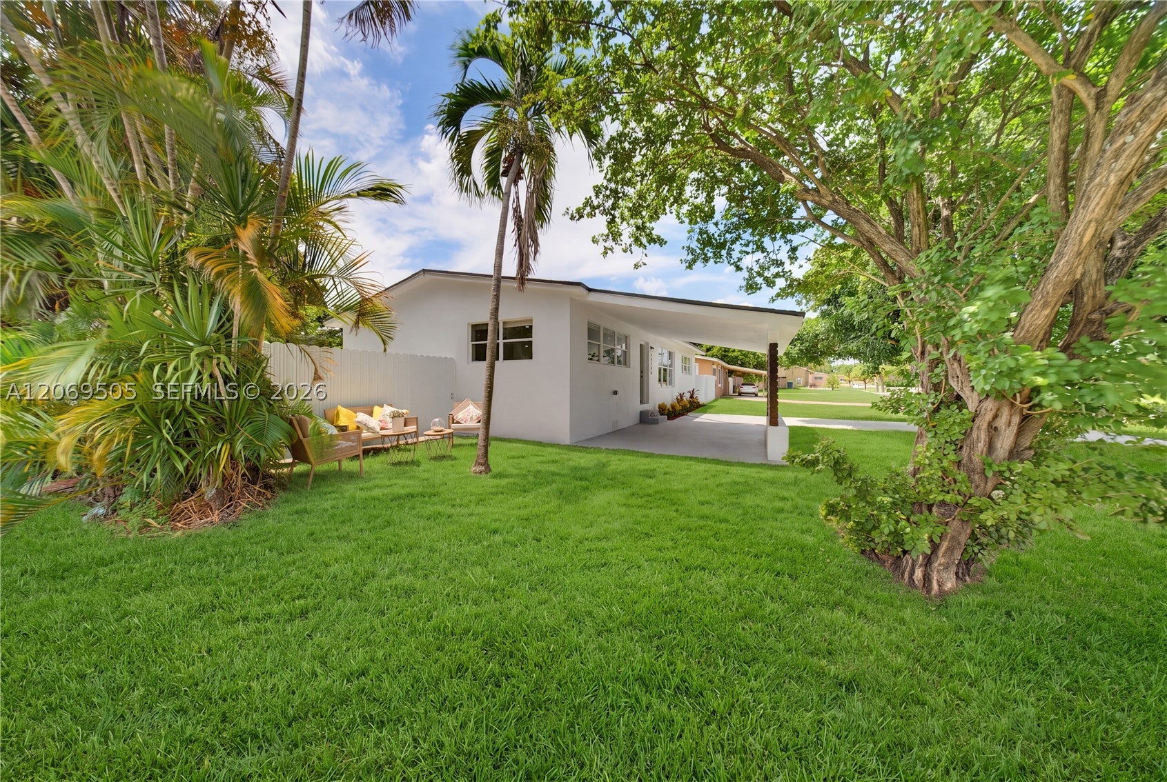 2200 NW 110th St, Miami FL 33167