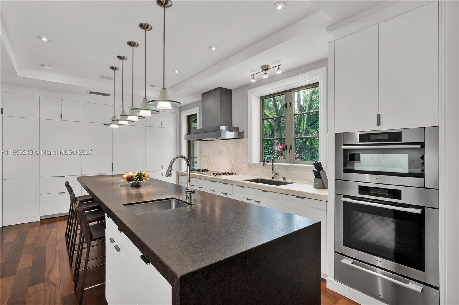 CORAL GABLES C C SEC 3 - Residential Lease