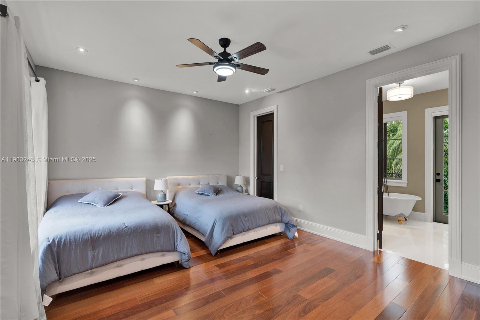 CORAL GABLES C C SEC 3 - Residential Lease