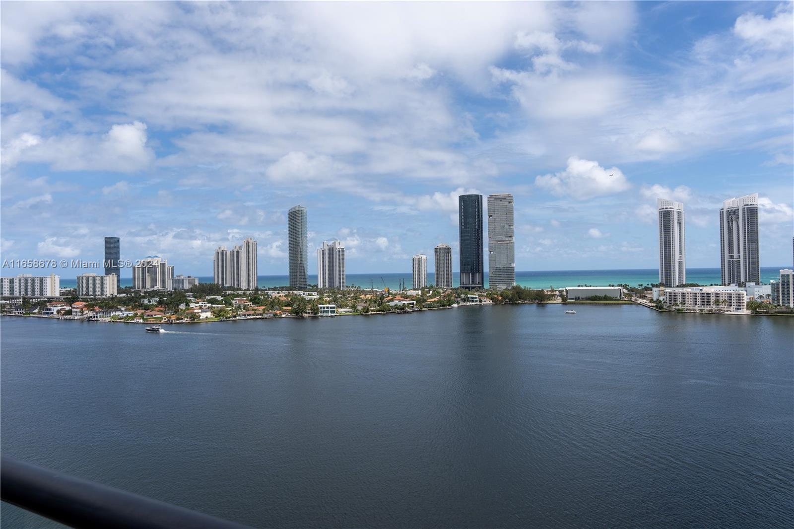 PRIVE CONDO - Residential