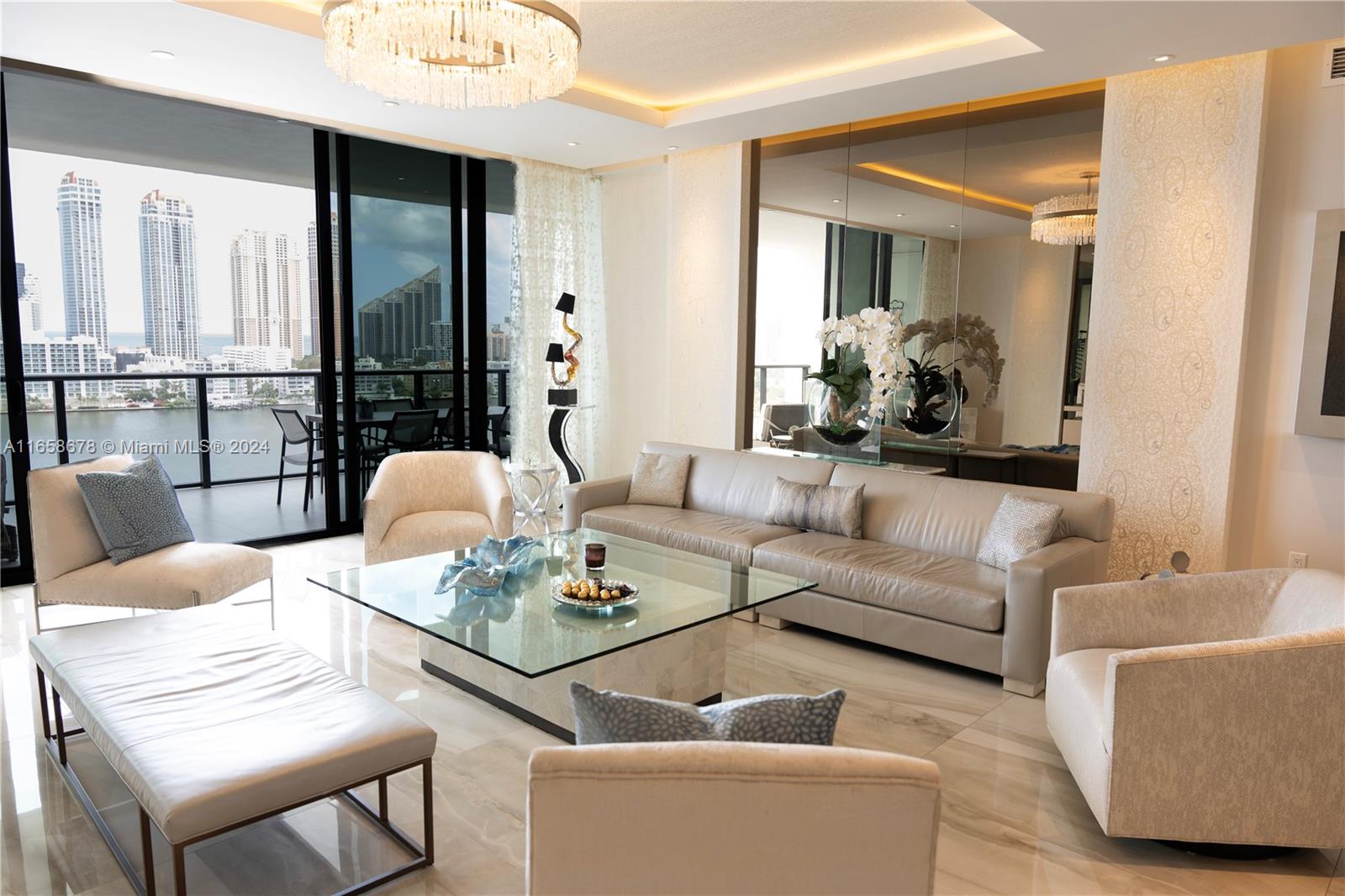 PRIVE CONDO - Residential
