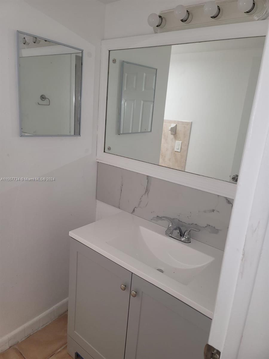 BAYSHORE TREASURE CONDO - Residential Lease