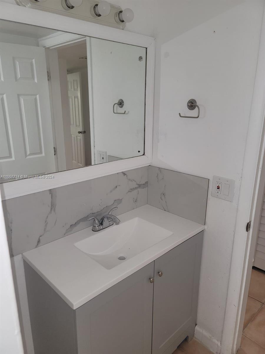 BAYSHORE TREASURE CONDO - Residential Lease