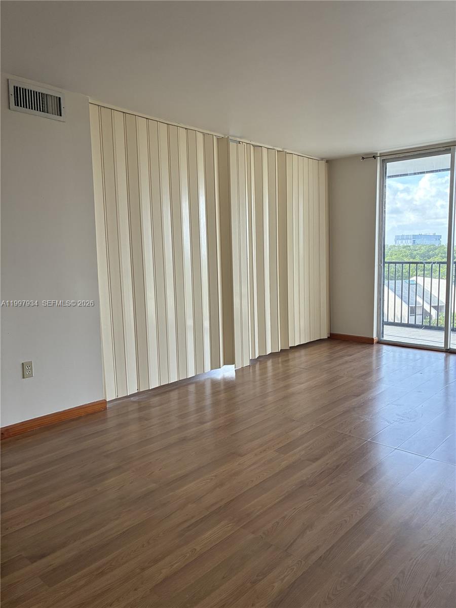 DORSET HOUSE CONDO - Residential