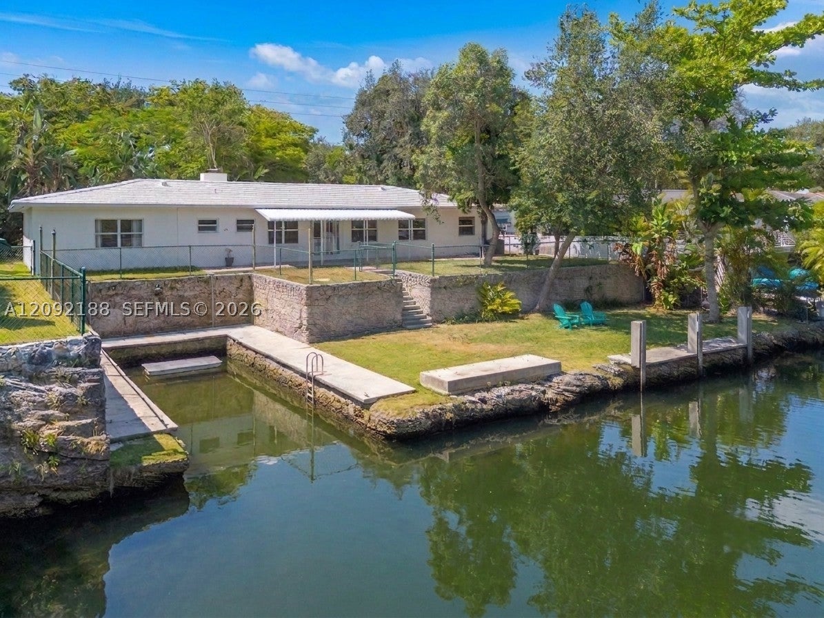 View photos, virtual tours, details... 739 S Alhambra Cir
