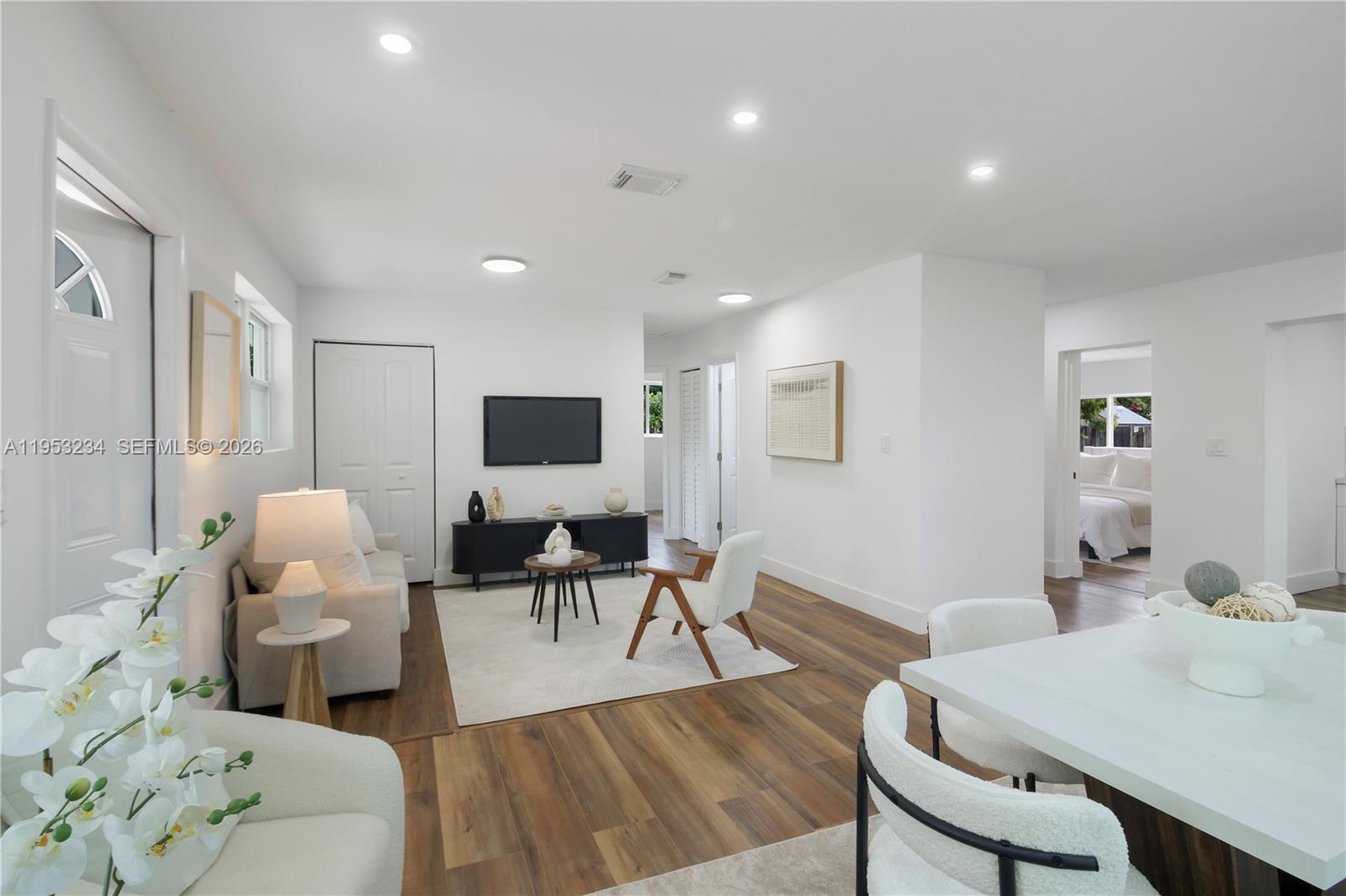 SO MIAMI HEIGHTS MANOR - Residential