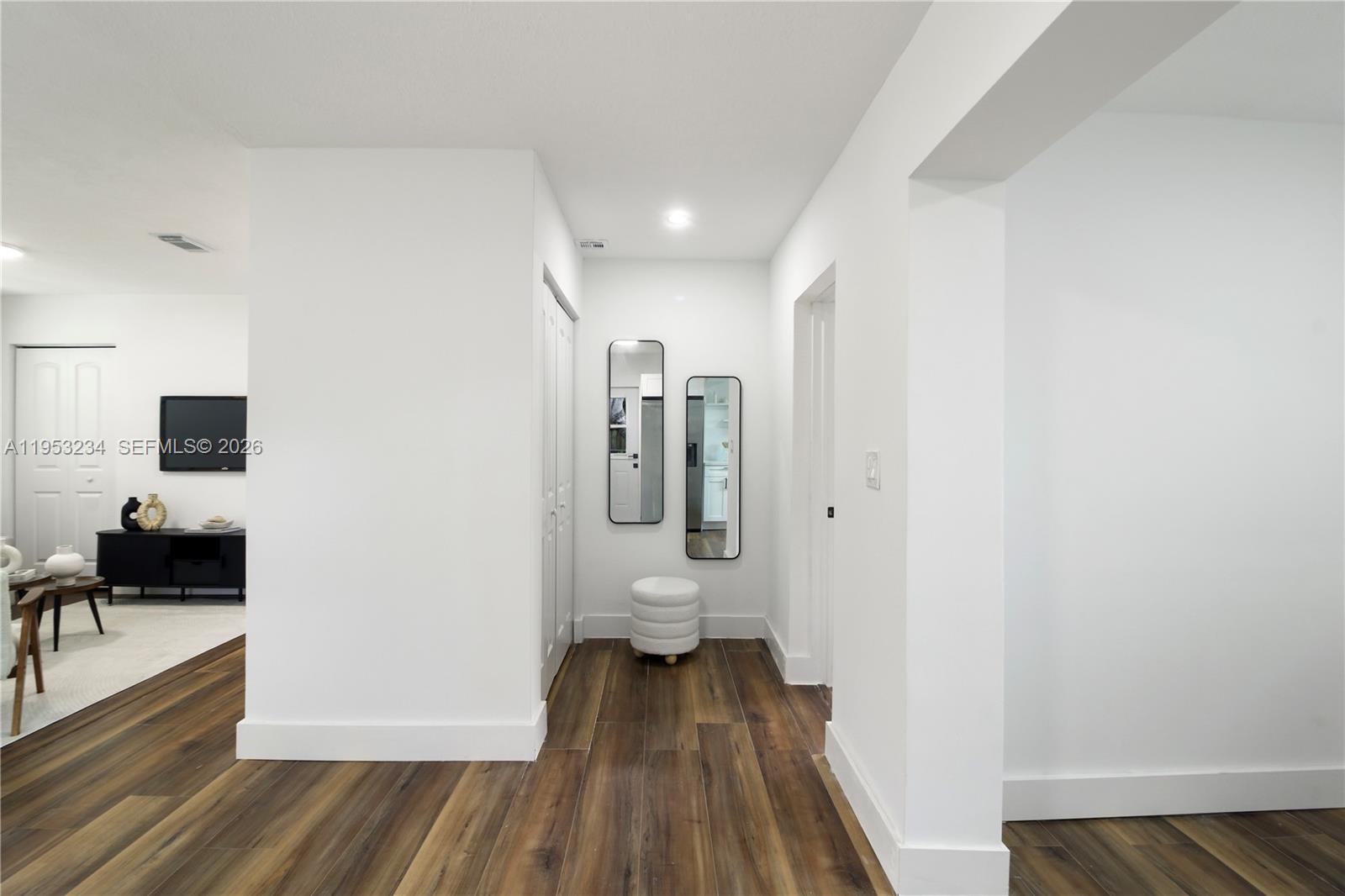 SO MIAMI HEIGHTS MANOR - Residential