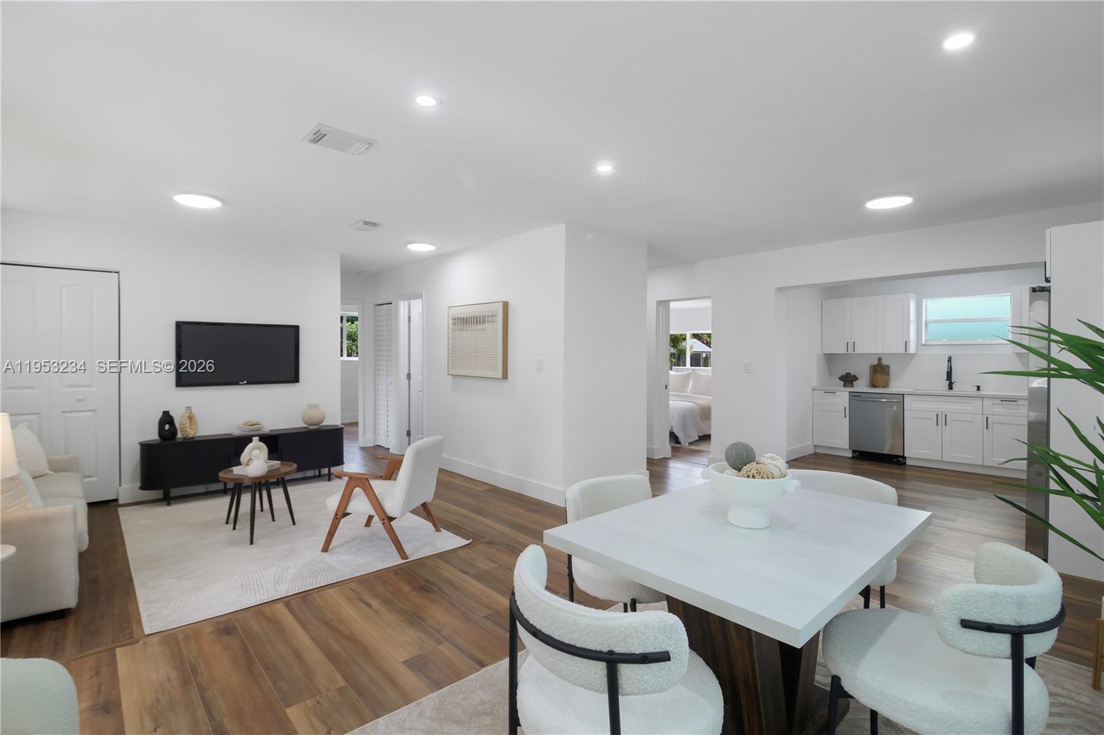 SO MIAMI HEIGHTS MANOR - Residential