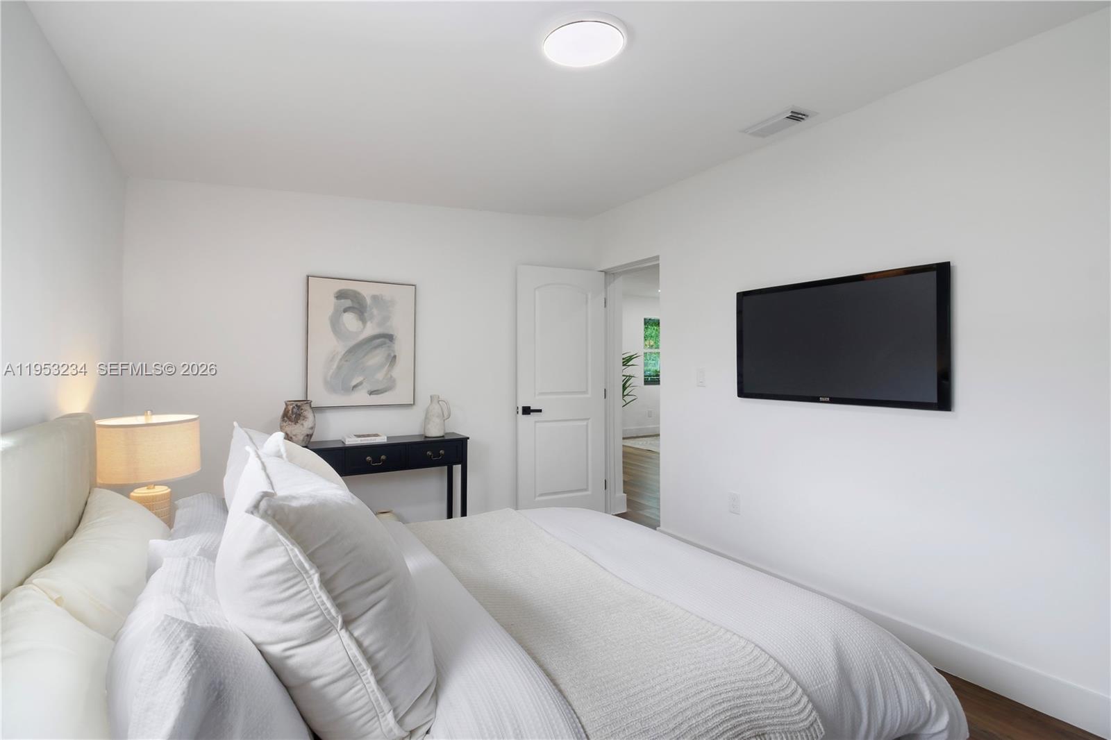 SO MIAMI HEIGHTS MANOR - Residential