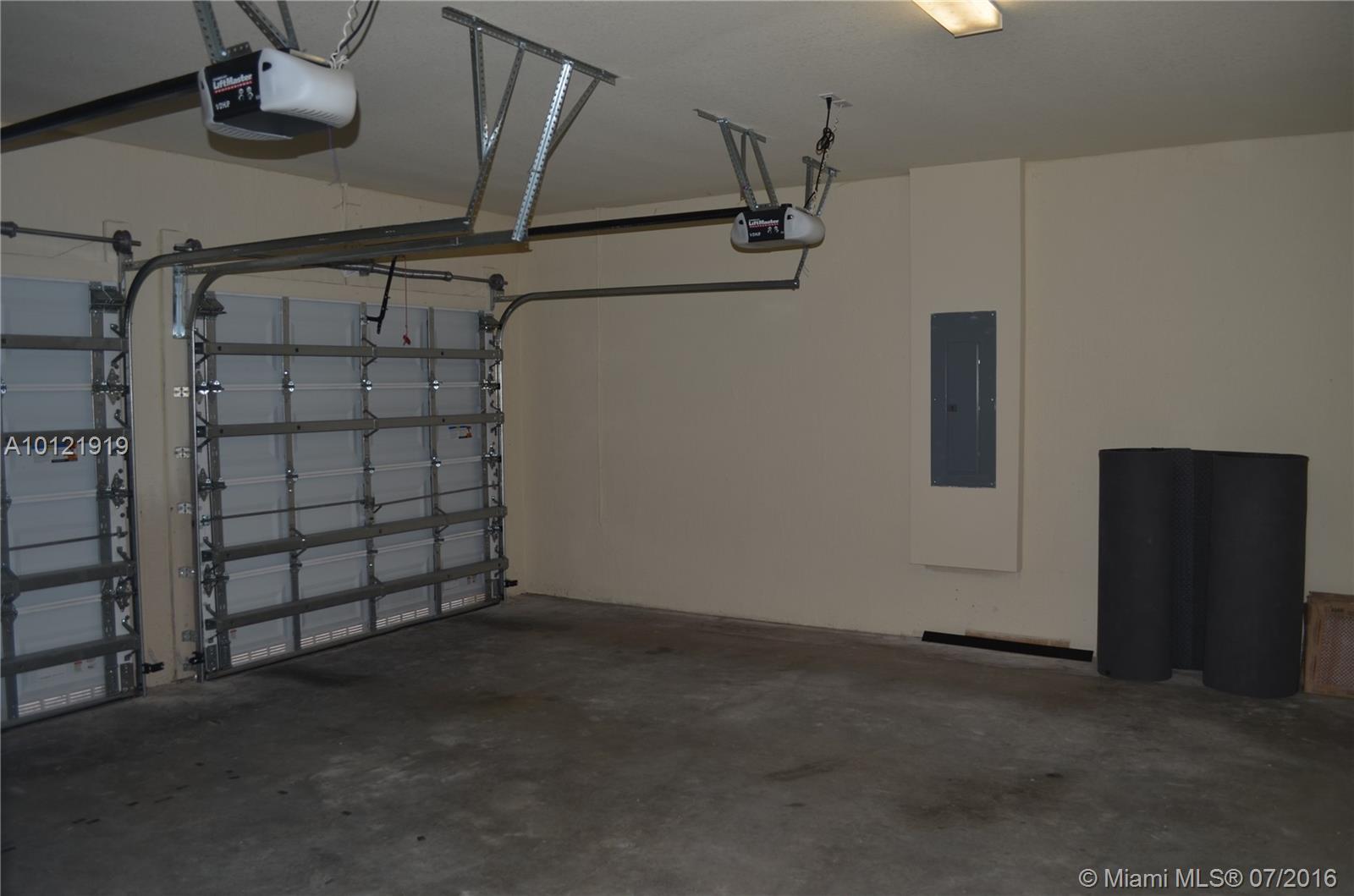 Kendall Commons Residenti - Residential Lease