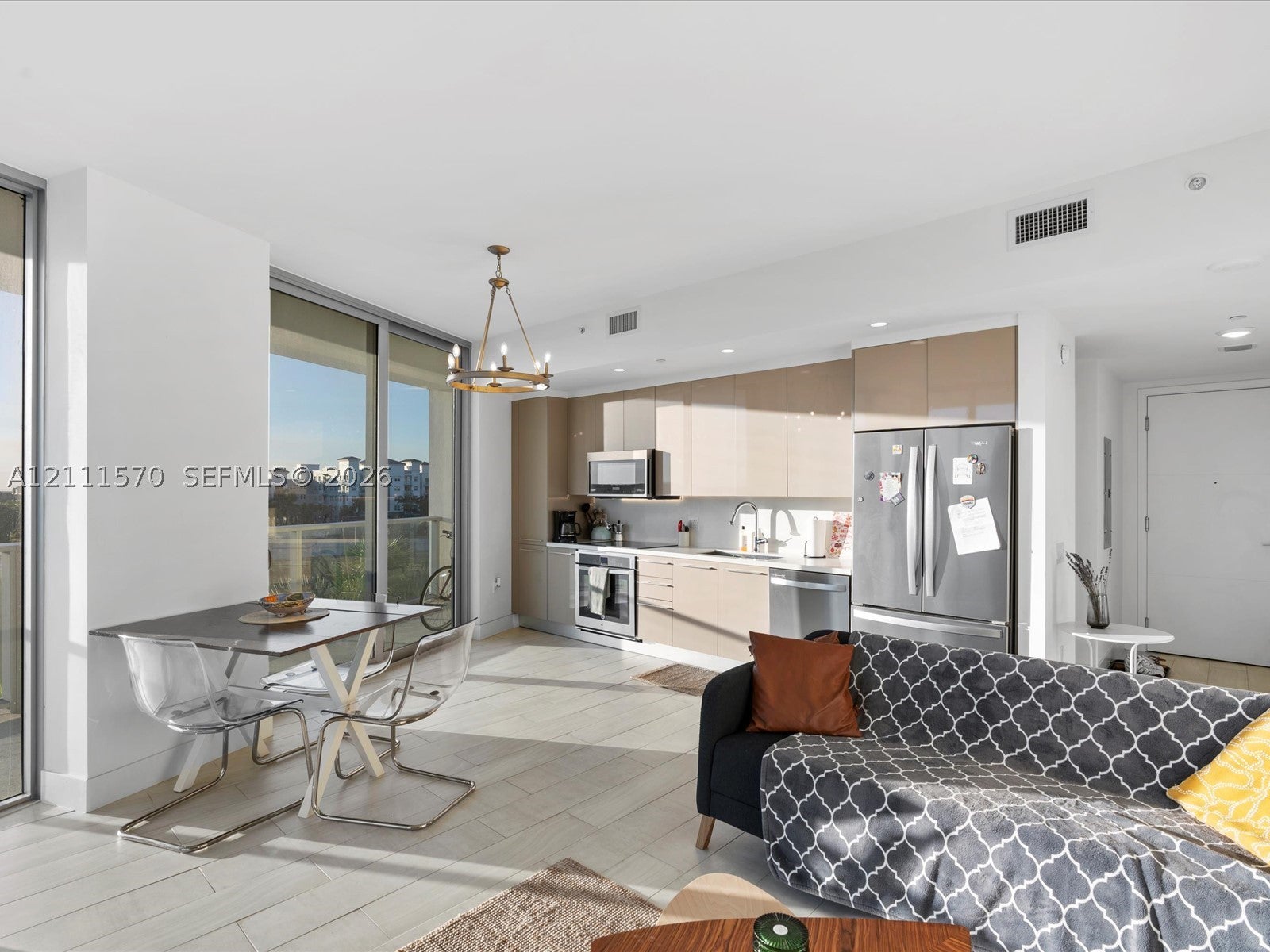 2000 Metropica Way 404