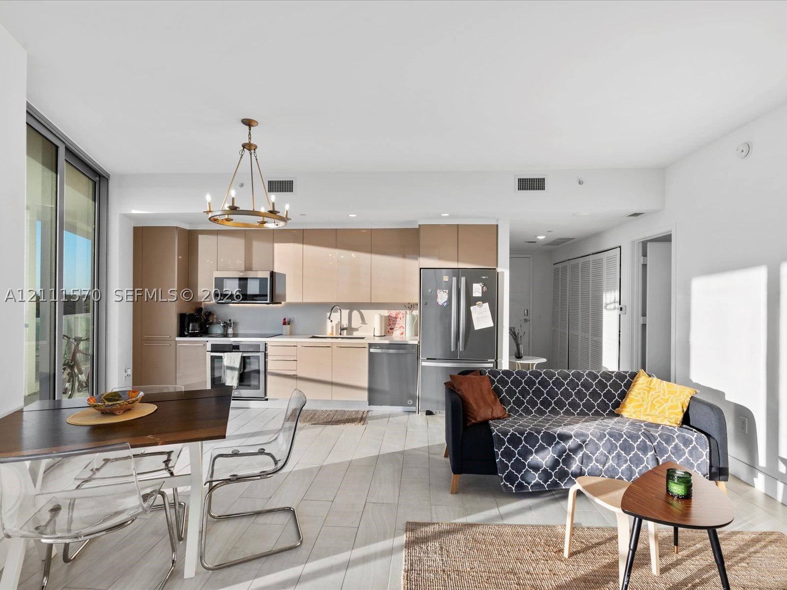 2000 Metropica Way 404