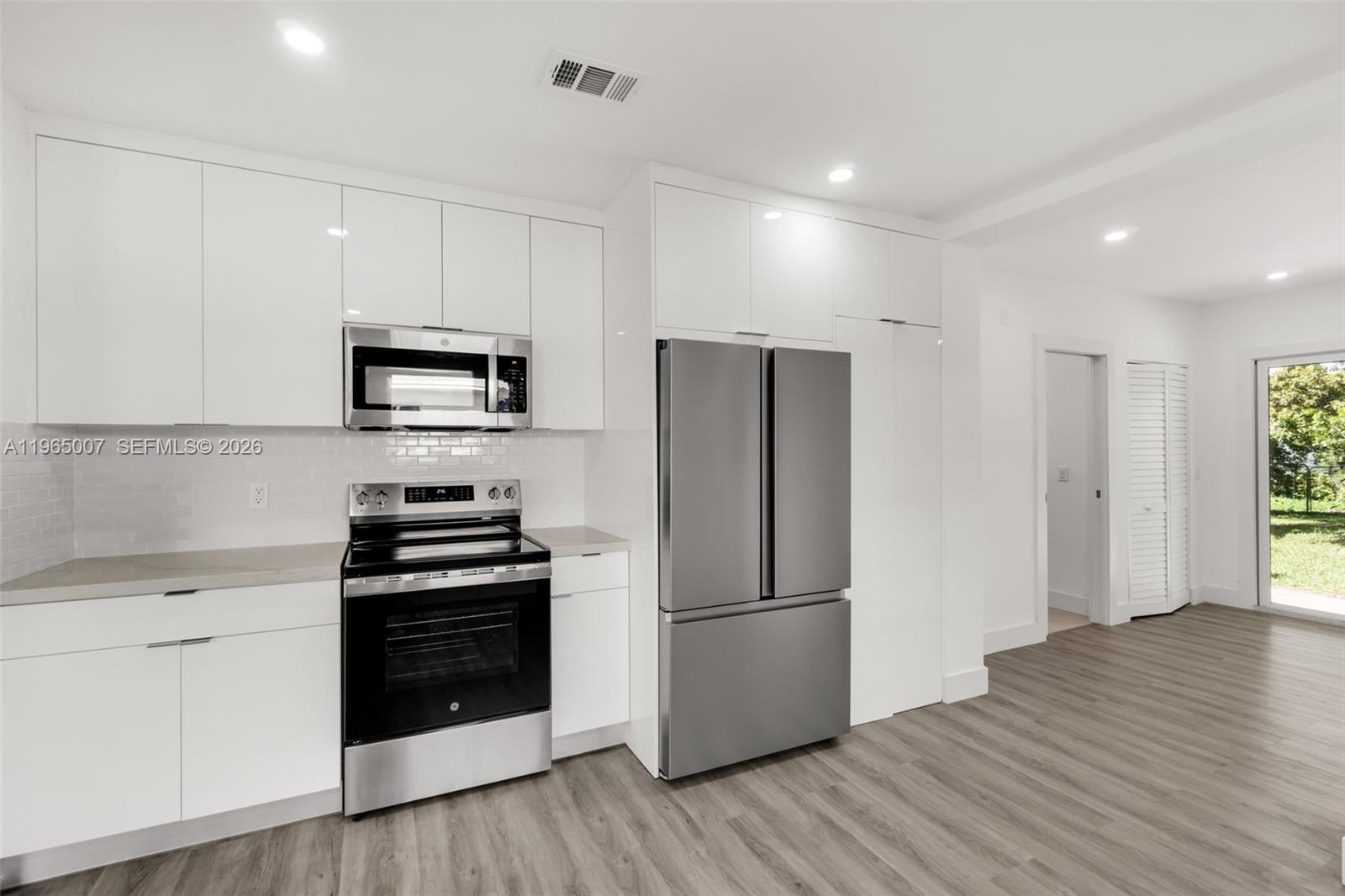 HALLANDALE BY THE SEA - Residential