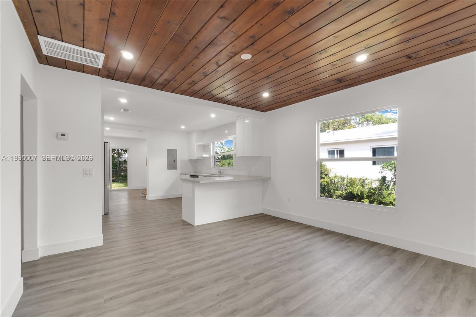 HALLANDALE BY THE SEA - Residential