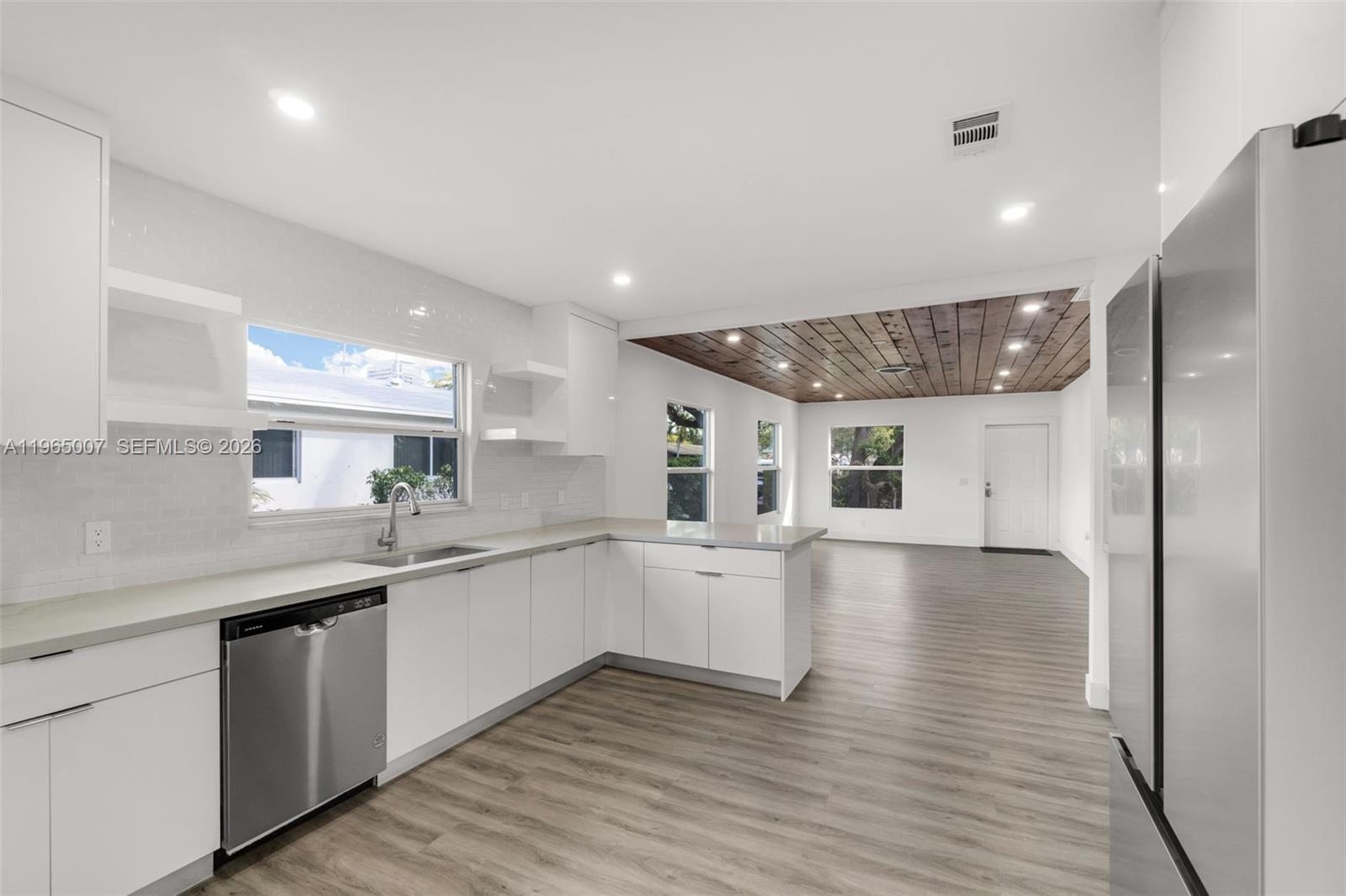 HALLANDALE BY THE SEA - Residential